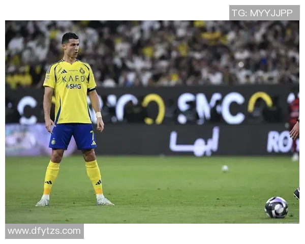 C罗加盟沙特足球联赛引发全球关注与热议的背后故事