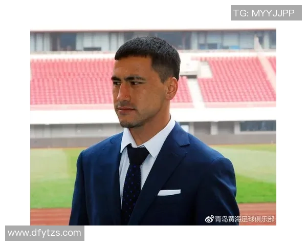 巴西足球明星华丽转身穿西装展现绅士风范与球场魅力 巴西足球明星华丽转身穿西装展现绅士风范与球场魅力