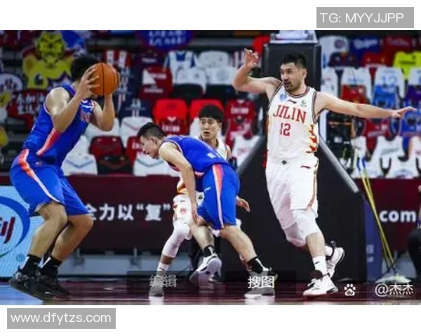 深圳篮球队在选拔赛中以60分稳居积分榜首位展现强劲实力 深圳篮球队在选拔赛中以60分稳居积分榜首位展现强劲实力