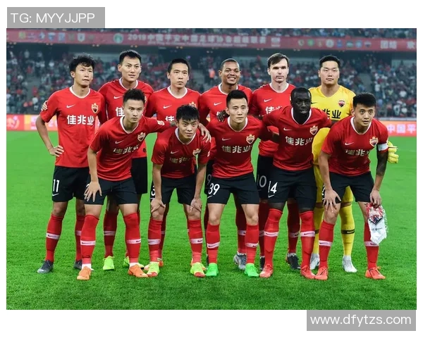 深圳迎来足球明星的光辉时刻引领城市体育新风潮 深圳迎来足球明星的光辉时刻引领城市体育新风潮